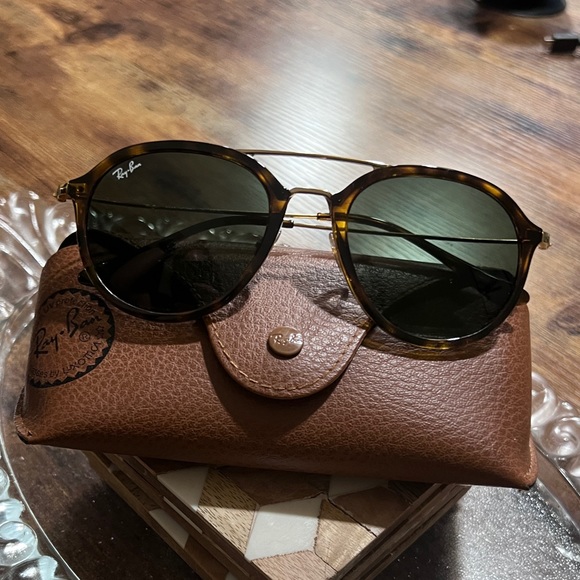 RAY BAN 4253 Tortoise Sunglasses main image 4